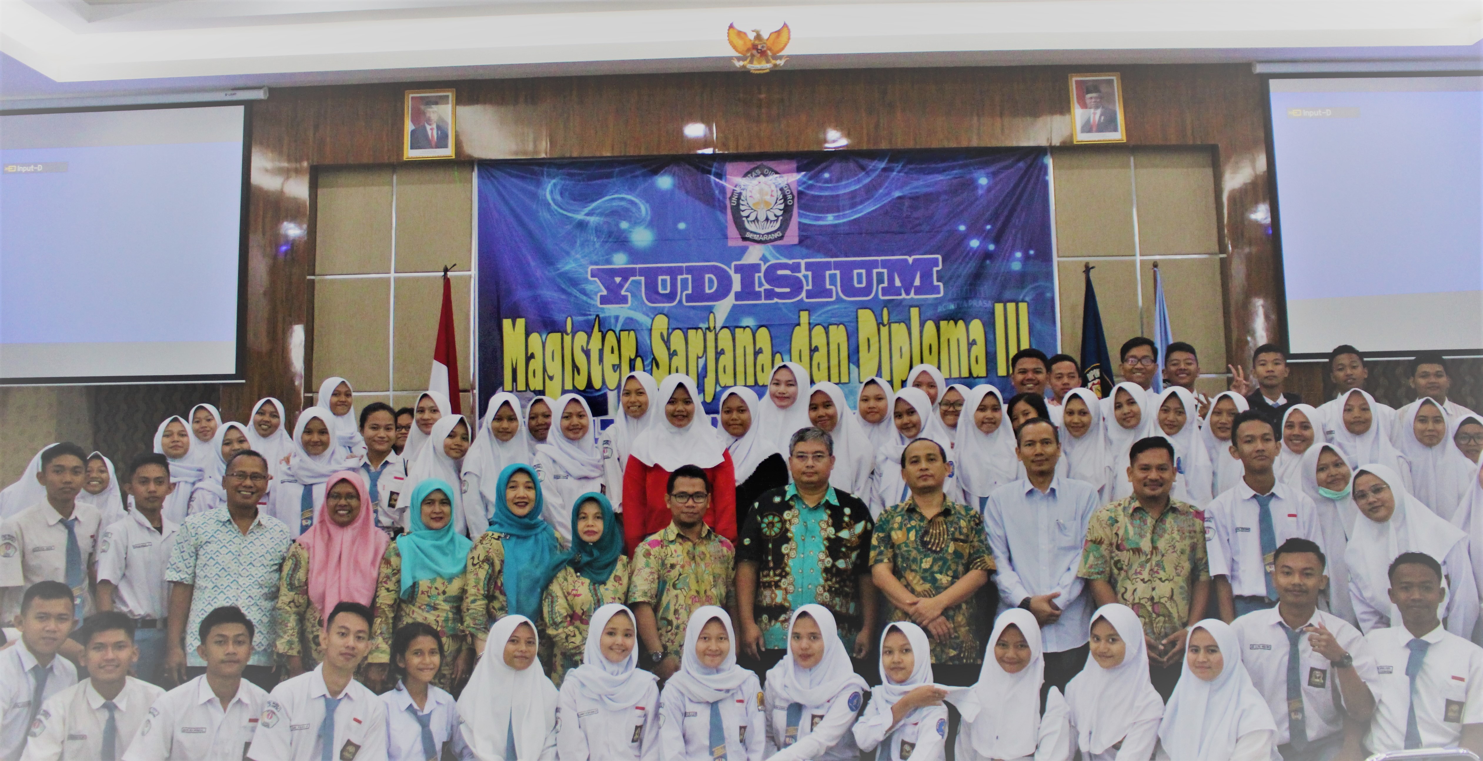 SMAN 1 Cikampek Kunjungi FSM UNDIP