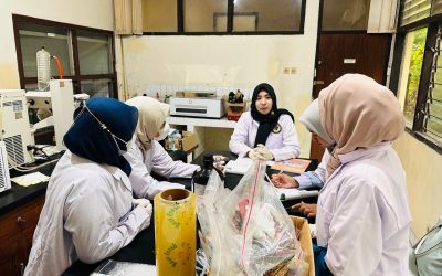 Meretas Jejak Karier di Dunia Forensik: Dwita Srihapsari, Lulusan Magister Kimia FSM UNDIP